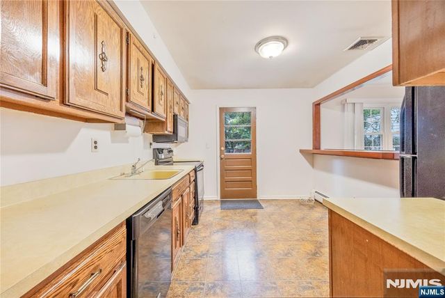 15 Main Street, Emerson, NJ 07630