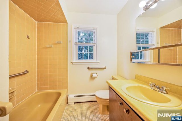15 Main Street, Emerson, NJ 07630