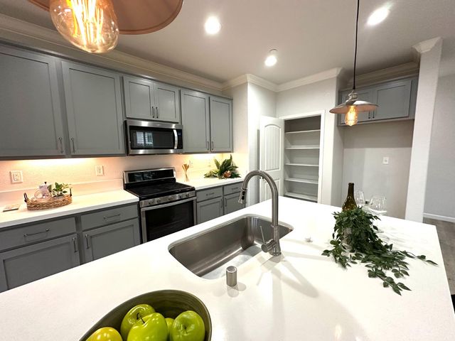 7890 Little Plum Way, Antelope, CA 95843