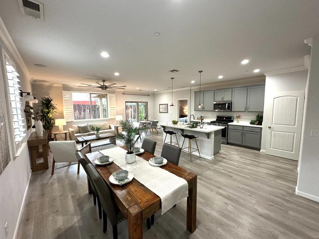 7890 Little Plum Way, Antelope, CA 95843