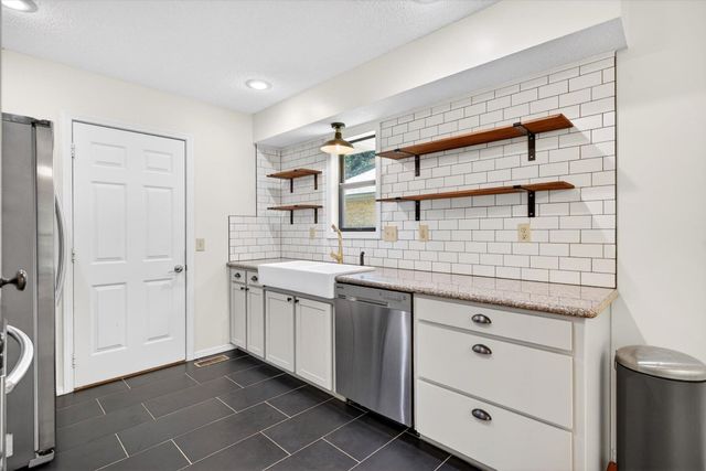2941 E Belmont Street, Springfield, MO 65802