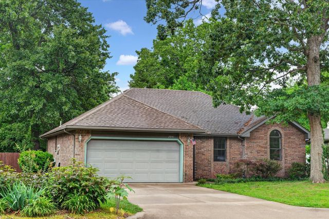 2941 E Belmont Street, Springfield, MO 65802