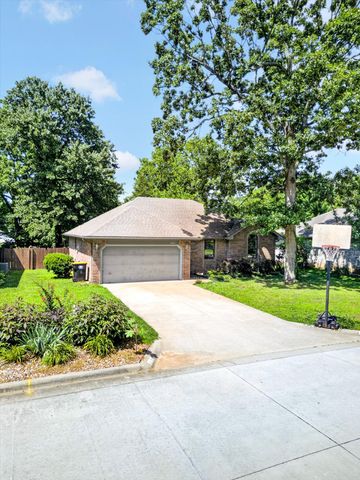 2941 E Belmont Street, Springfield, MO 65802