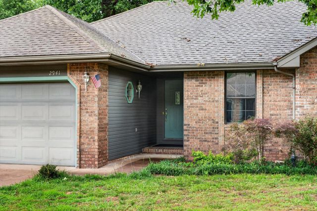 2941 E Belmont Street, Springfield, MO 65802