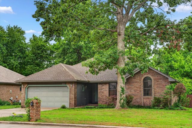 2941 E Belmont Street, Springfield, MO 65802