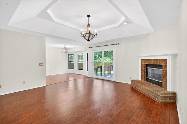 2941 E Belmont Street, Springfield, MO 65802