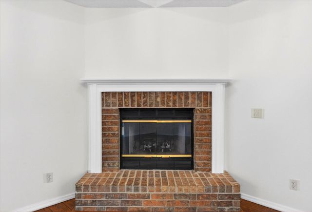 2941 E Belmont Street, Springfield, MO 65802