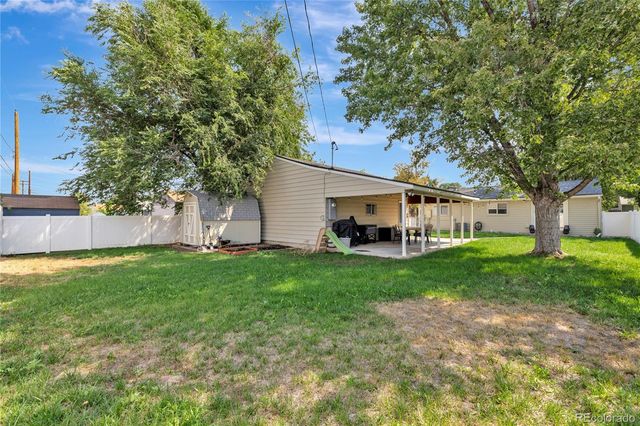 3945 S Inca Street, Englewood, CO 80110