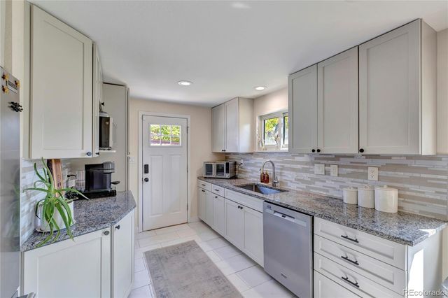 3945 S Inca Street, Englewood, CO 80110