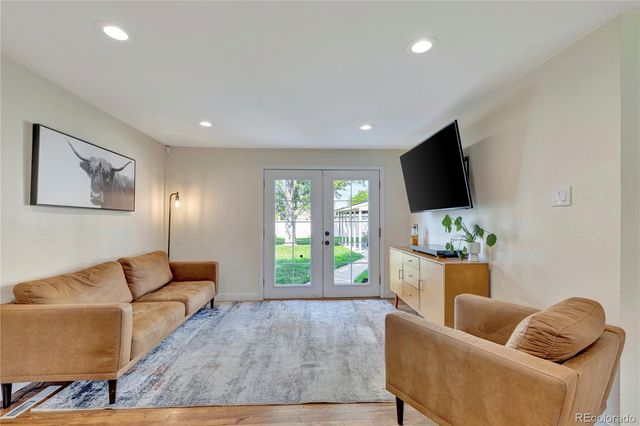3945 S Inca Street, Englewood, CO 80110