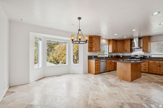 10142 S MAJESTIC CANYON RD, Sandy, UT 84092