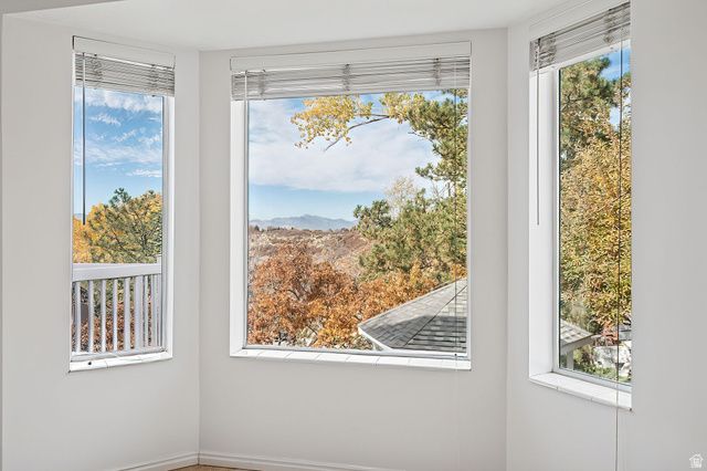 10142 S MAJESTIC CANYON RD, Sandy, UT 84092