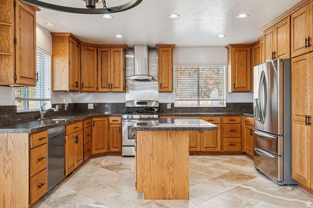 10142 S MAJESTIC CANYON RD, Sandy, UT 84092