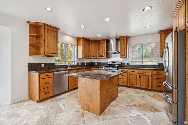 10142 S MAJESTIC CANYON RD, Sandy, UT 84092