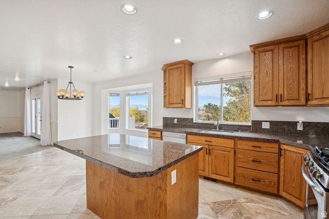 10142 S MAJESTIC CANYON RD, Sandy, UT 84092