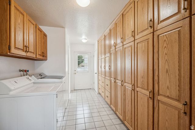 10142 S MAJESTIC CANYON RD, Sandy, UT 84092