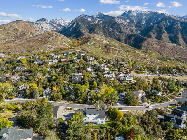 10142 S MAJESTIC CANYON RD, Sandy, UT 84092