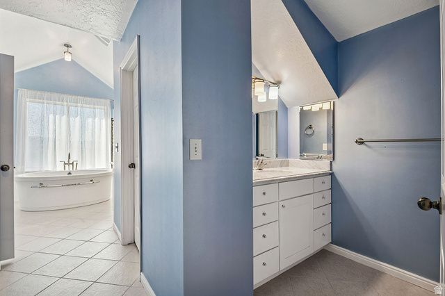 10142 S MAJESTIC CANYON RD, Sandy, UT 84092