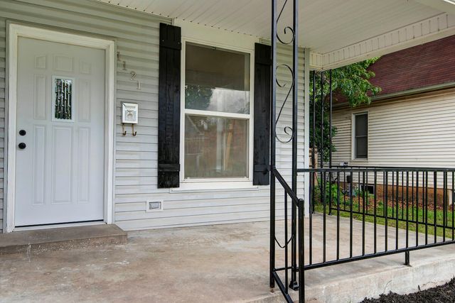 1121 W Florida Street, Springfield, MO 65803