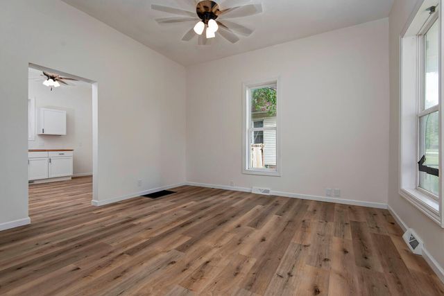 1121 W Florida Street, Springfield, MO 65803