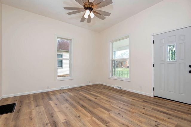 1121 W Florida Street, Springfield, MO 65803