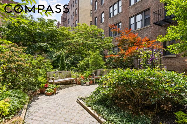 8412 35th Ave Apt 1B, New York City, NY 11372