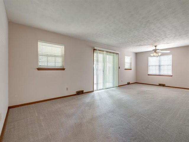 2724 Lakeside Drive, The Village, OK 73120