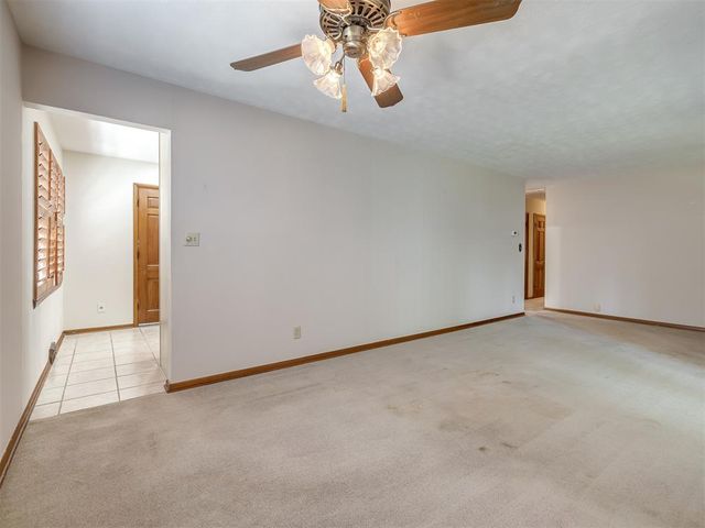 2724 Lakeside Drive, The Village, OK 73120