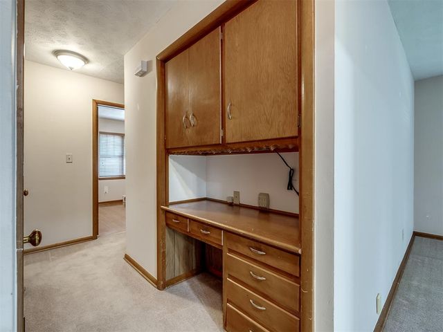 2724 Lakeside Drive, The Village, OK 73120
