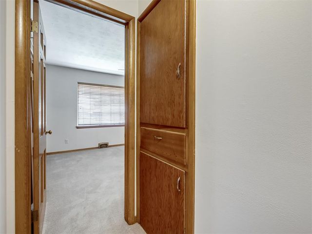 2724 Lakeside Drive, The Village, OK 73120