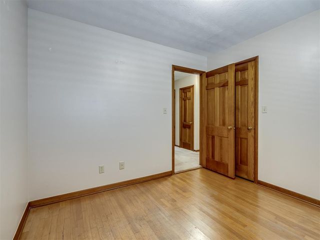 2724 Lakeside Drive, The Village, OK 73120