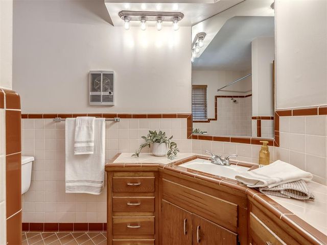 2724 Lakeside Drive, The Village, OK 73120