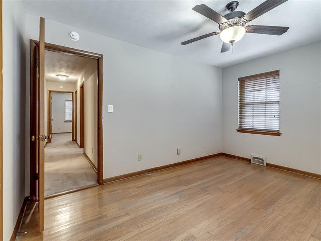 2724 Lakeside Drive, The Village, OK 73120