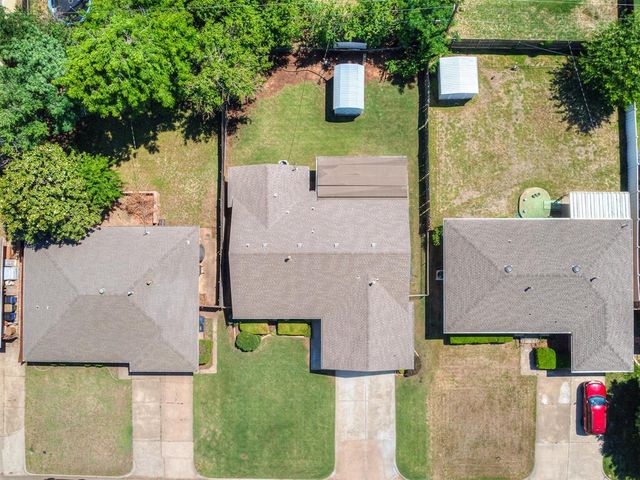 2724 Lakeside Drive, The Village, OK 73120