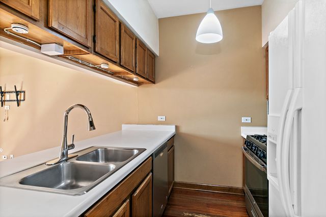 1273 Cranbrook Drive, Schaumburg, IL 60193