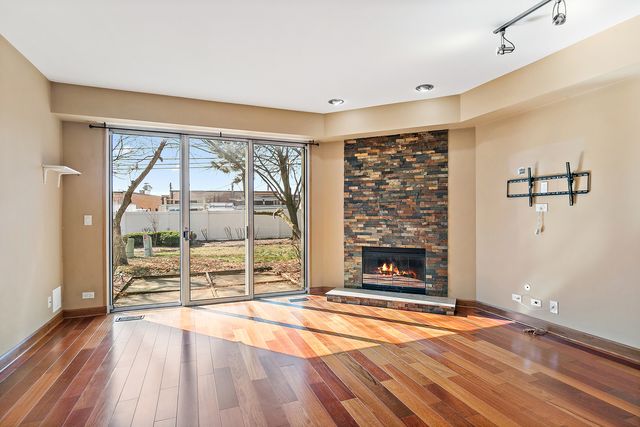 1273 Cranbrook Drive, Schaumburg, IL 60193