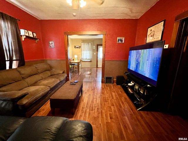 110 Van Horn Street, Muscatine, IA 52761