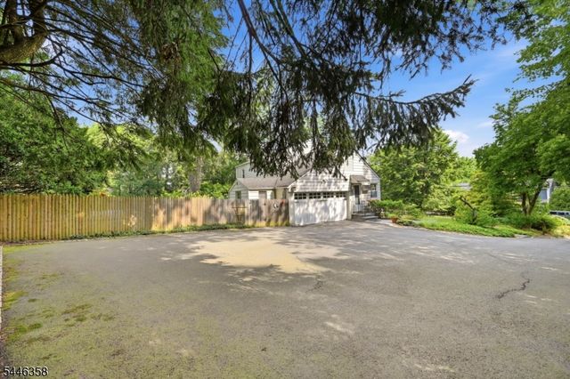 419 Sicomac Ave, Wyckoff Twp., NJ 07481