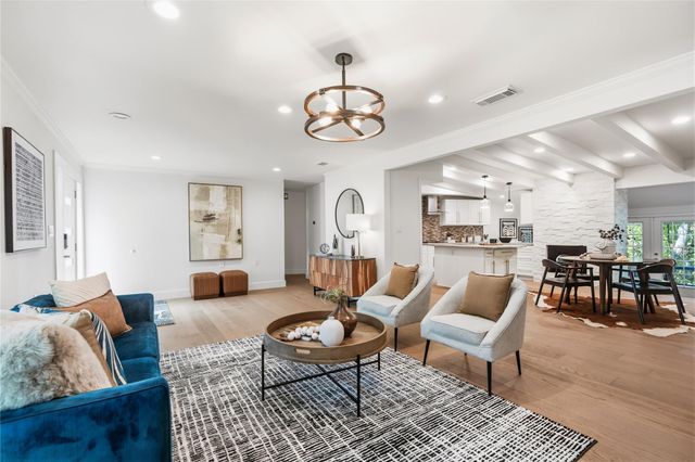 5718 Highland Hills DR, Austin, TX 78731