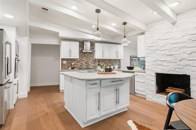 5718 Highland Hills DR, Austin, TX 78731