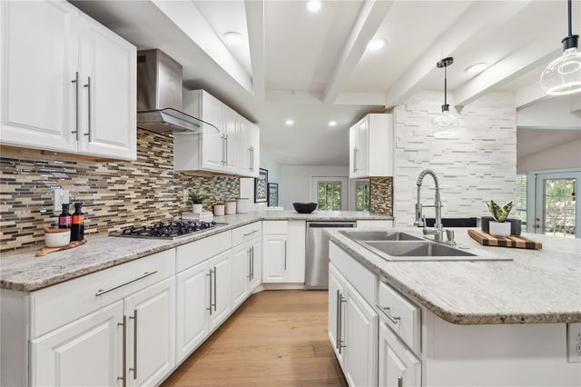 5718 Highland Hills DR, Austin, TX 78731