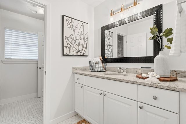 5718 Highland Hills DR, Austin, TX 78731