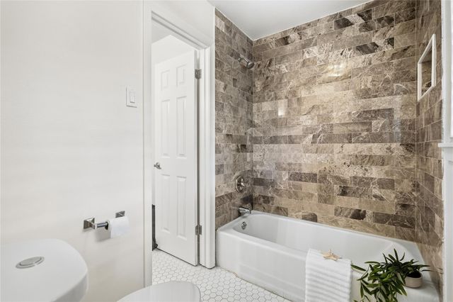 5718 Highland Hills DR, Austin, TX 78731