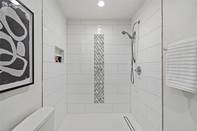 5718 Highland Hills DR, Austin, TX 78731