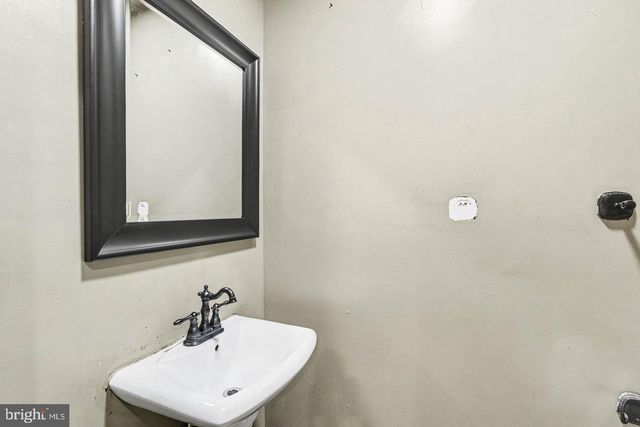 818 CATOR AVE, Baltimore, MD 21218