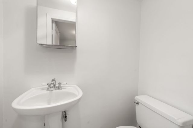 5 Lowell Ave, Holden, MA 01520