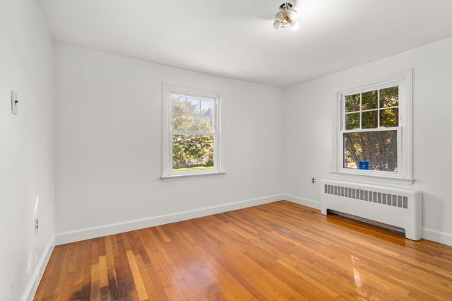 5 Lowell Ave, Holden, MA 01520