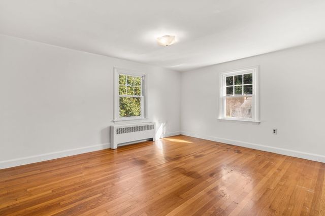 5 Lowell Ave, Holden, MA 01520