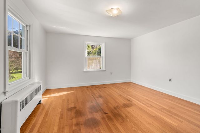 5 Lowell Ave, Holden, MA 01520