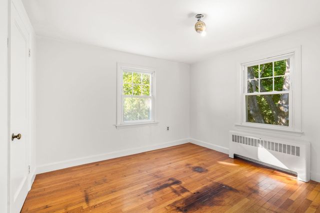 5 Lowell Ave, Holden, MA 01520